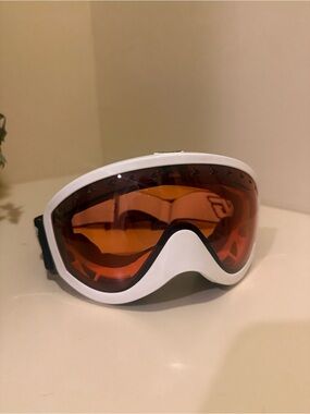 White Ski Snowboard Goggles with Amber Lens
